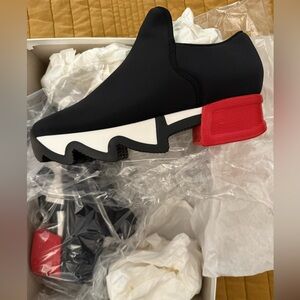 Stylish Black and Red Women's Sneakers